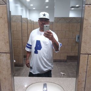 Meet your Posher, Javier